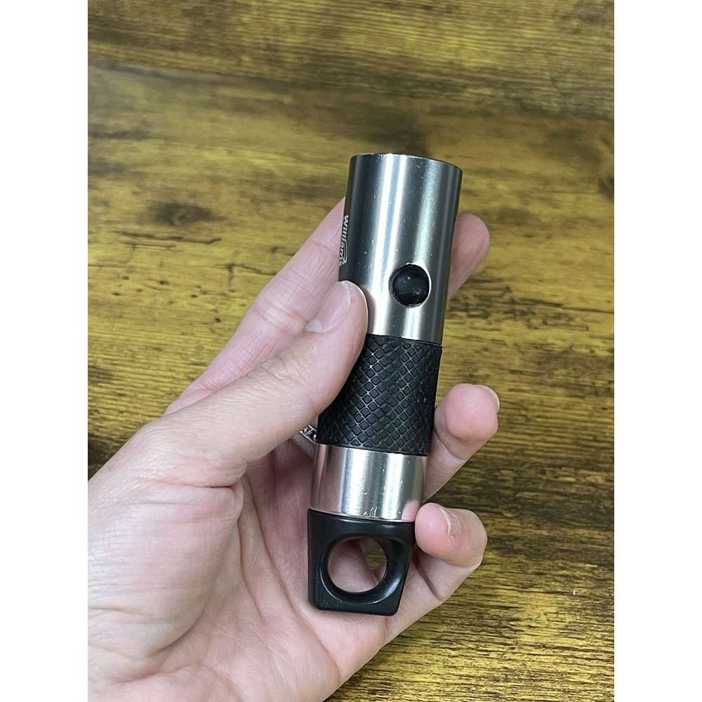 Aluminum Flashlight - Picture 4 of 5